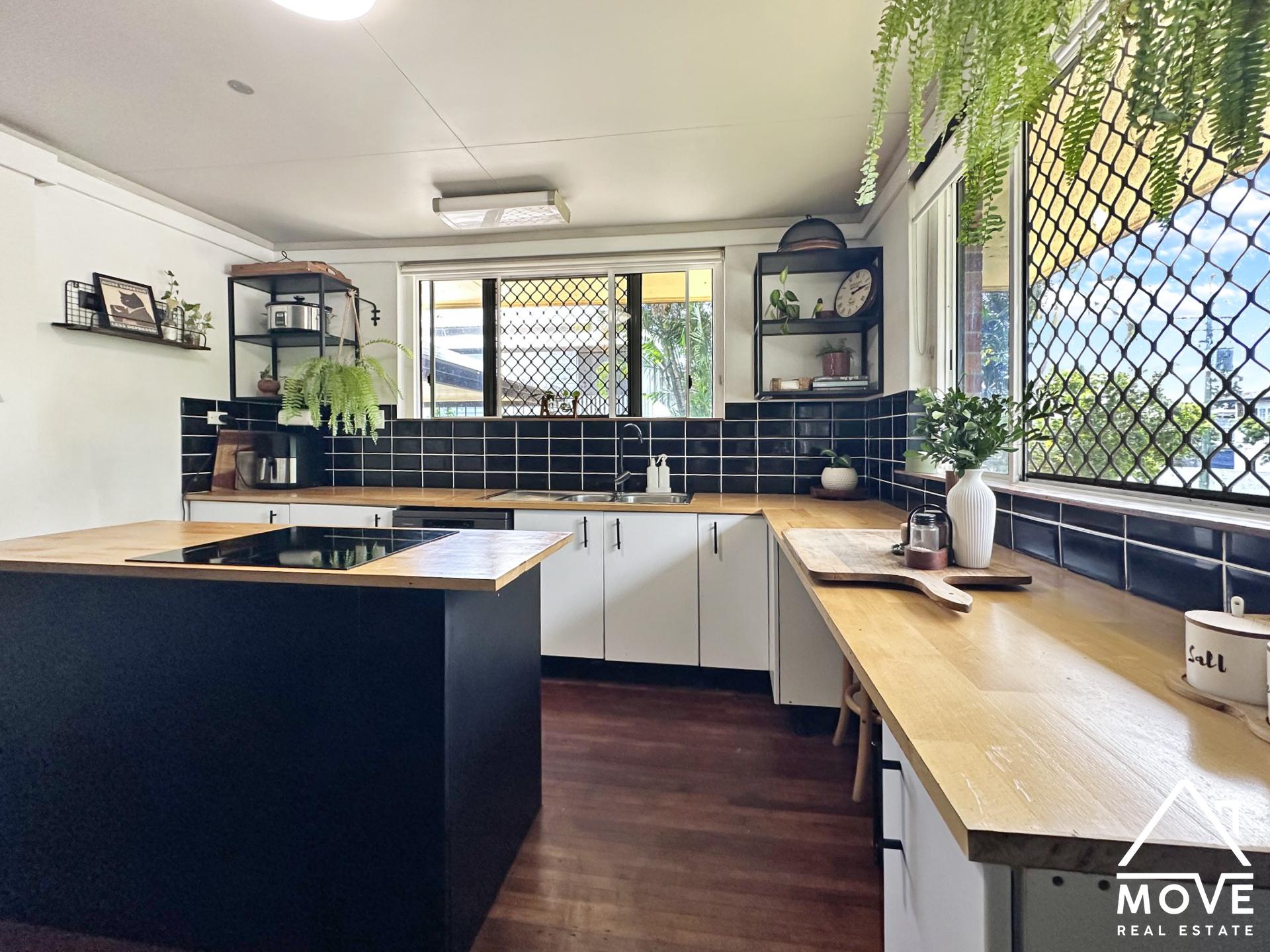 29 Bayswater Road, HYDE PARK, QLD 4812 AUS