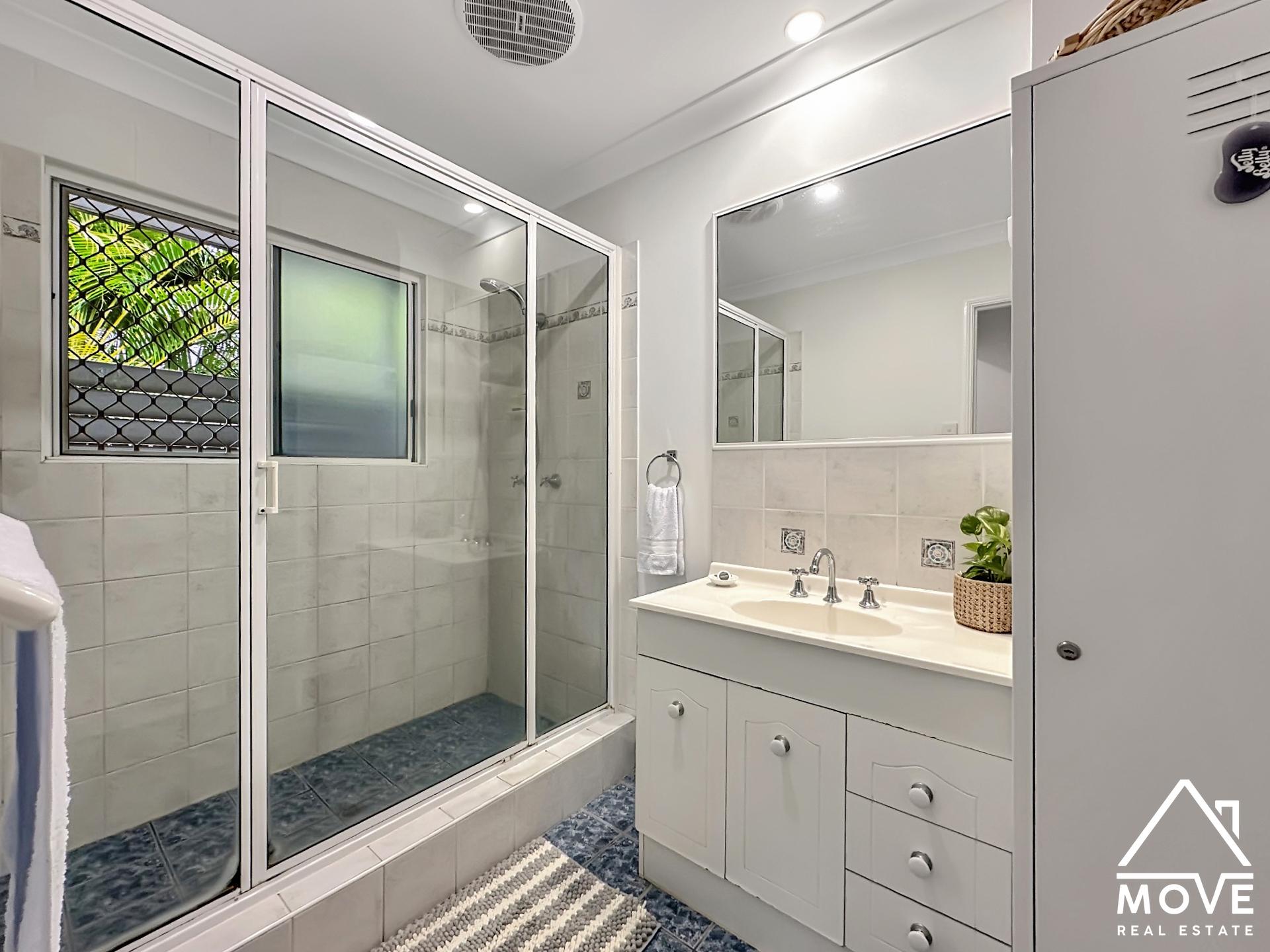 1 London Court, MOUNT LOUISA, QLD 4814 AUS