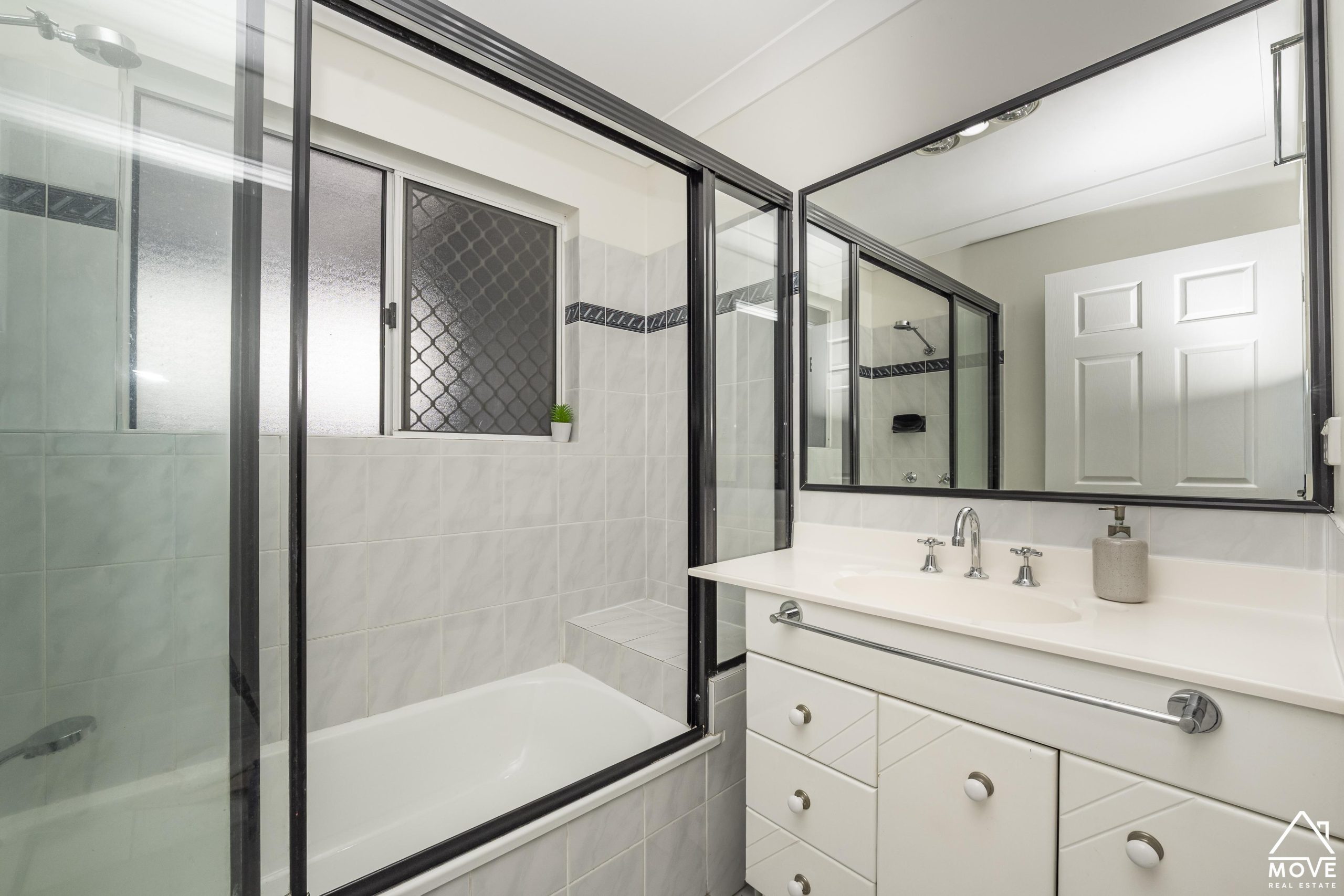36 Colchester Crescent, KIRWAN, QLD 4817 AUS