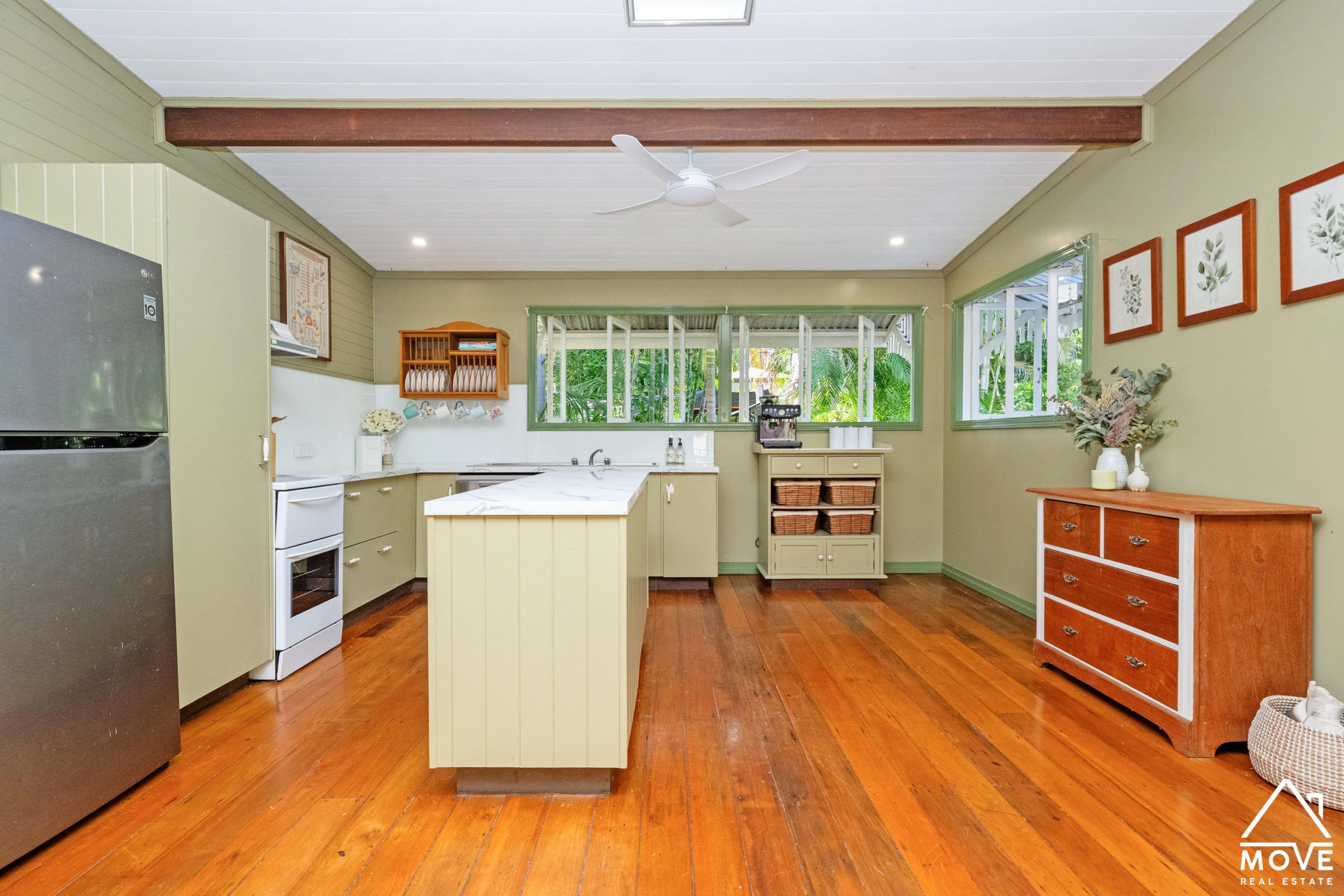 68 Hodgkinson Street, CHARTERS TOWERS CITY, QLD 4820 AUS