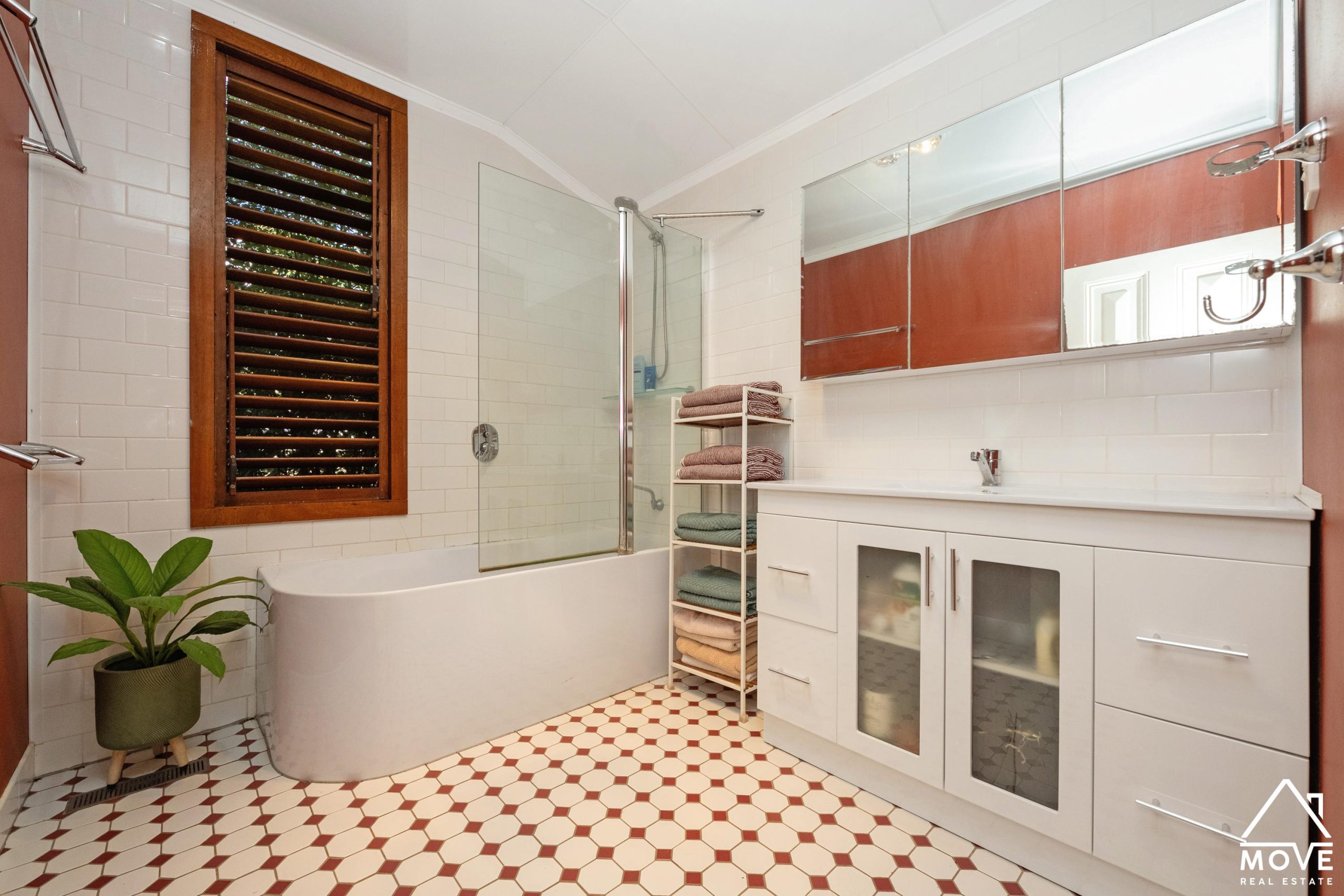 68 Hodgkinson Street, CHARTERS TOWERS CITY, QLD 4820 AUS