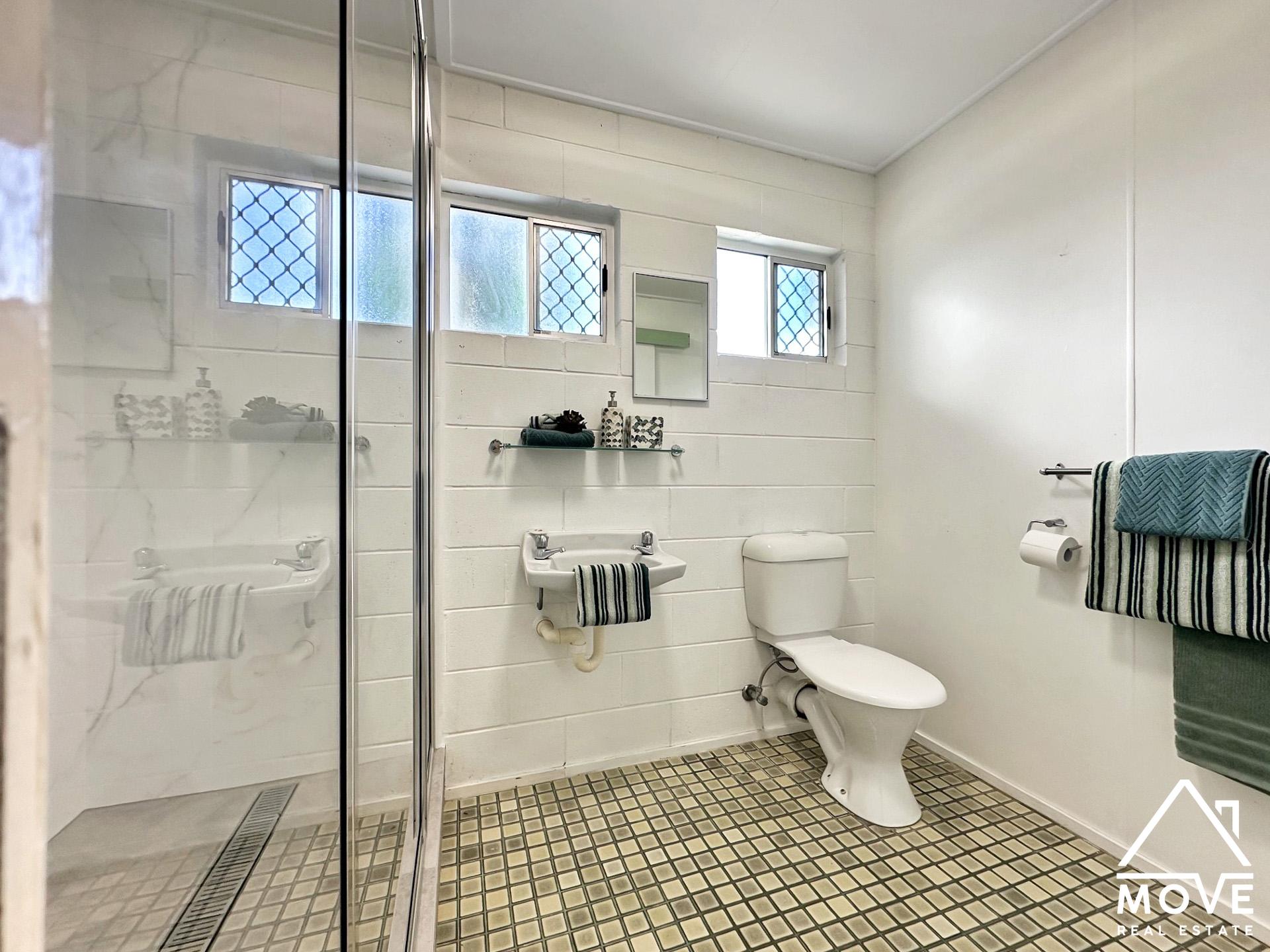 54 Burramugga Crescent, KIRWAN, QLD 4817 AUS