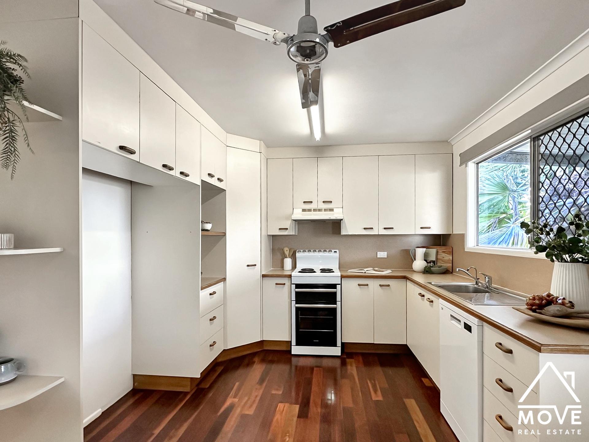 54 Burramugga Crescent, KIRWAN, QLD 4817 AUS