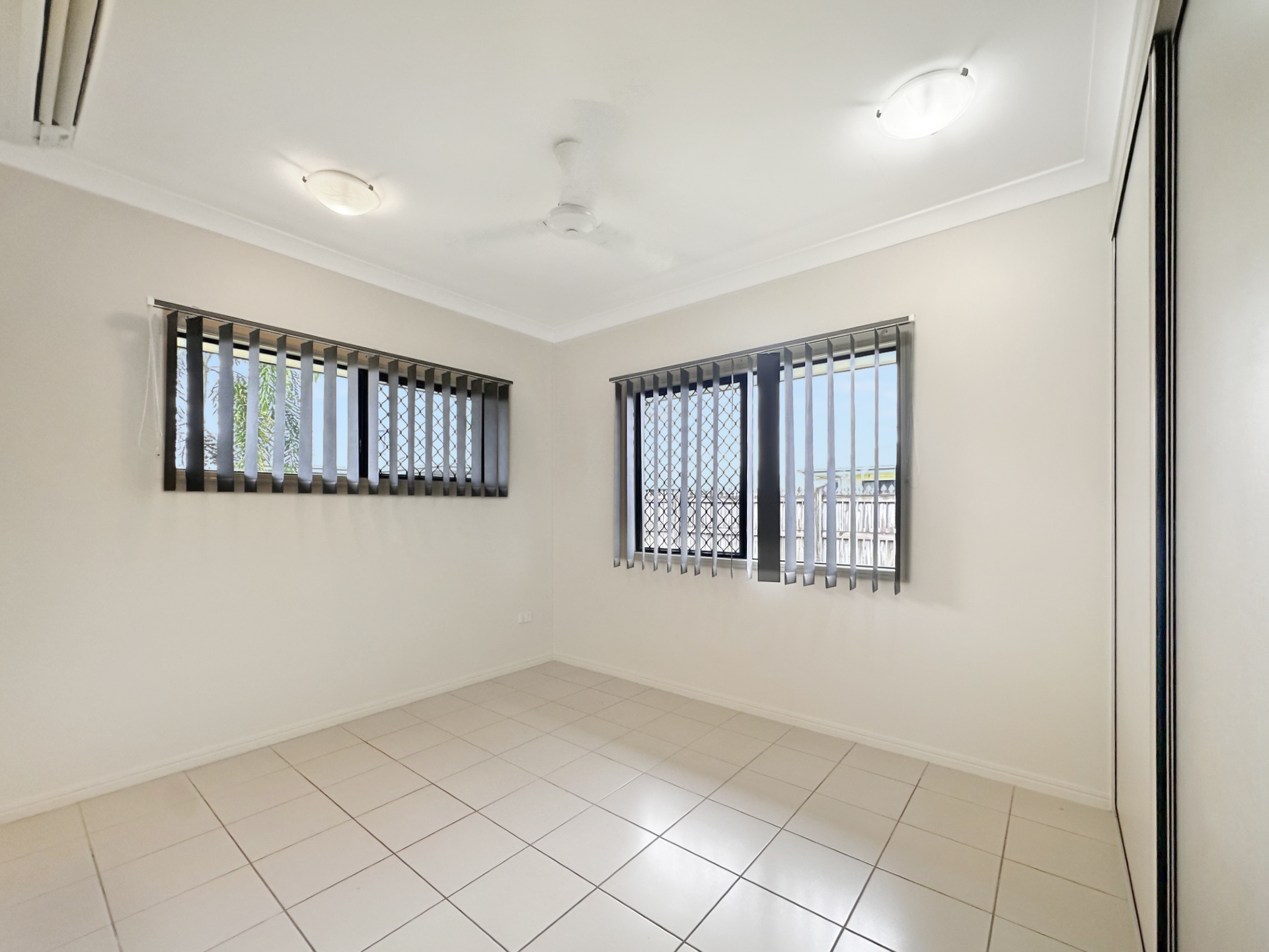 KIRWAN, QLD 4817 AUS