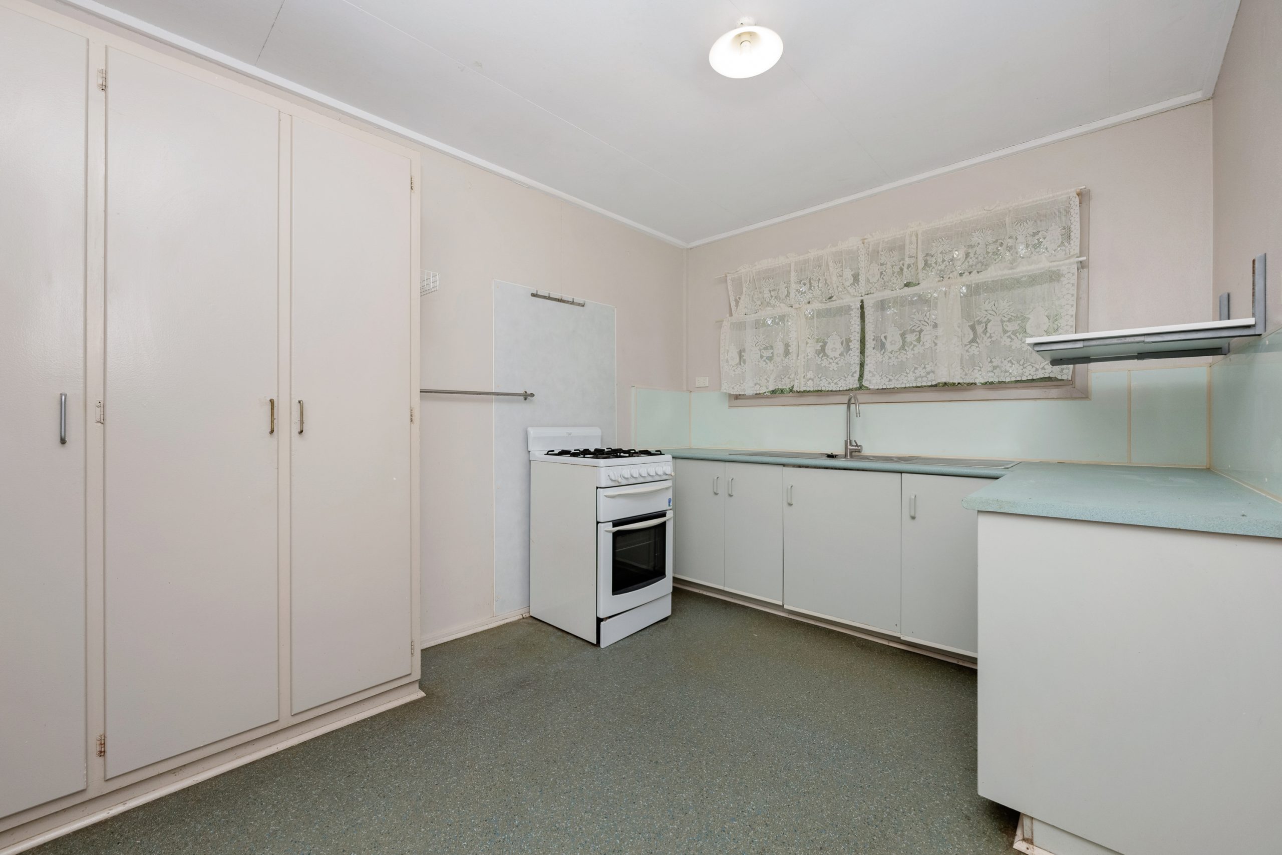 42 Easterbrook Crescent, KIRWAN, QLD 4817 AUS