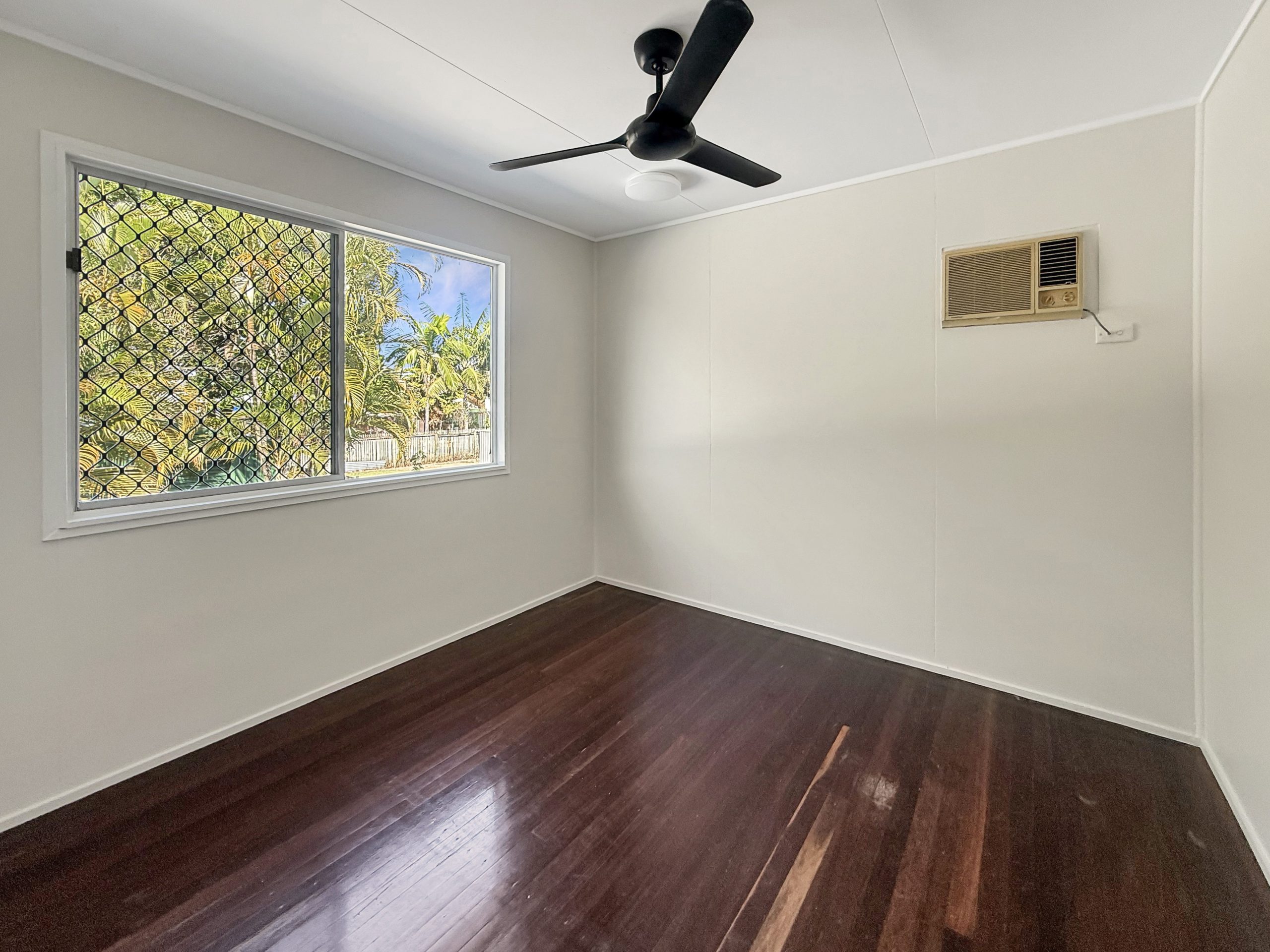 19 Kulgun Crescent, KELSO, QLD 4815 AUS