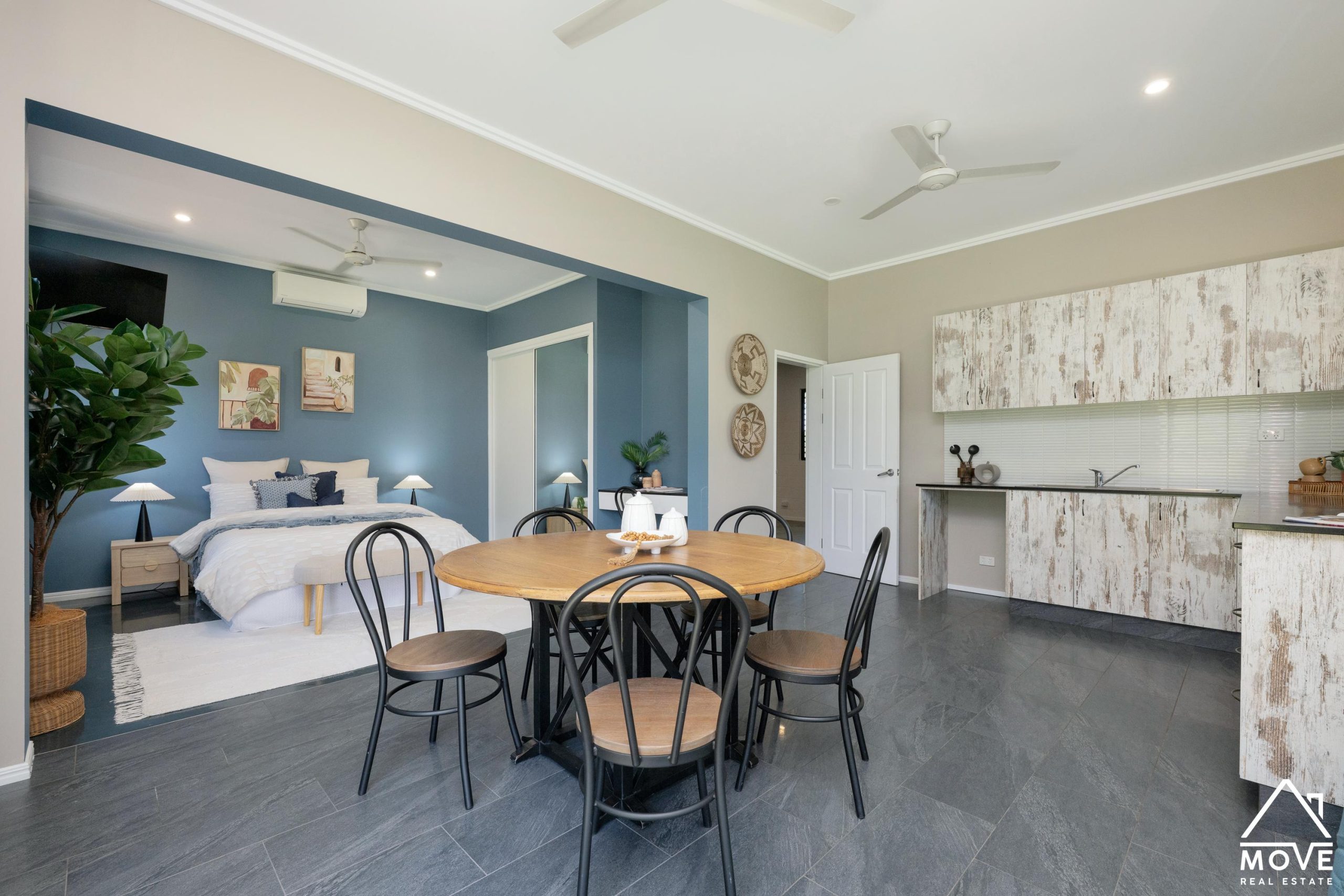 1 Baystone Court, KELSO, QLD 4815 AUS