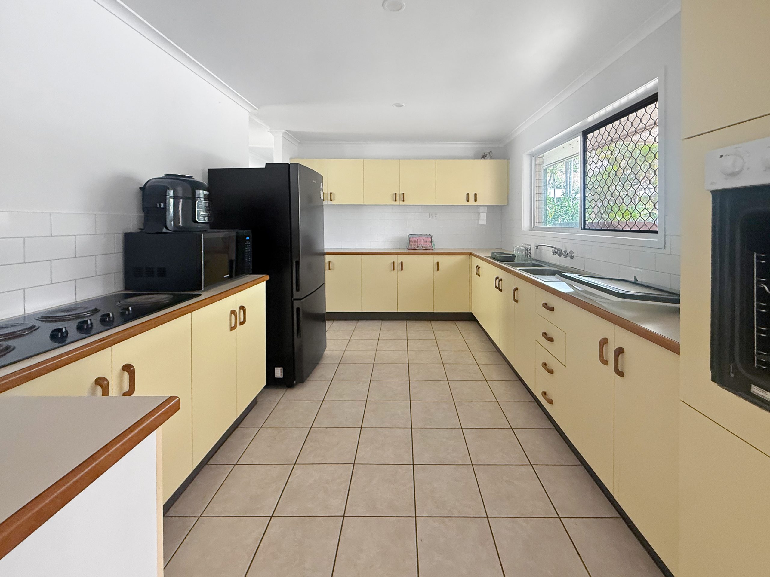 53 Coates Street, MOUNT LOUISA, QLD 4814 AUS