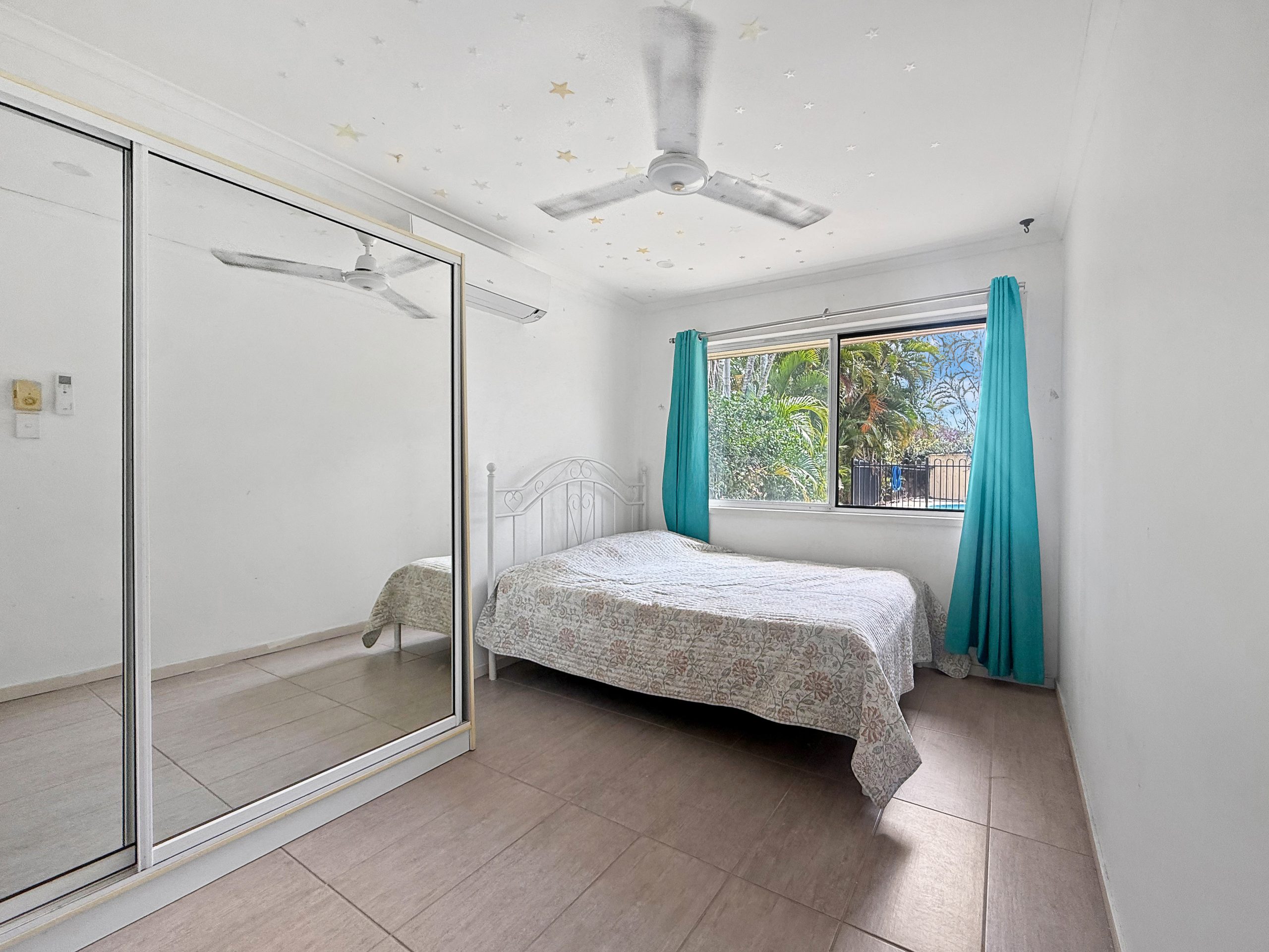 53 Coates Street, MOUNT LOUISA, QLD 4814 AUS