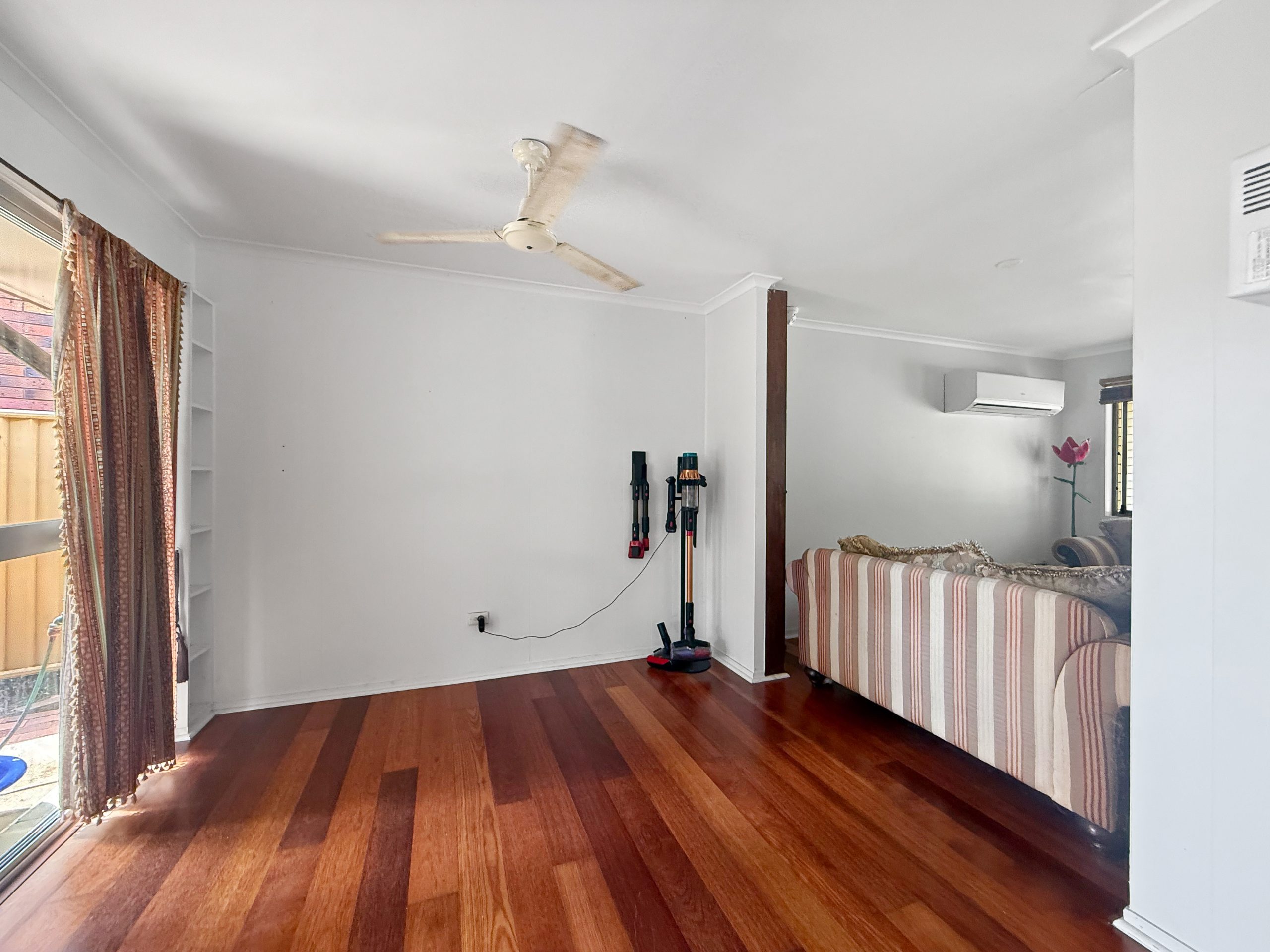 53 Coates Street, MOUNT LOUISA, QLD 4814 AUS