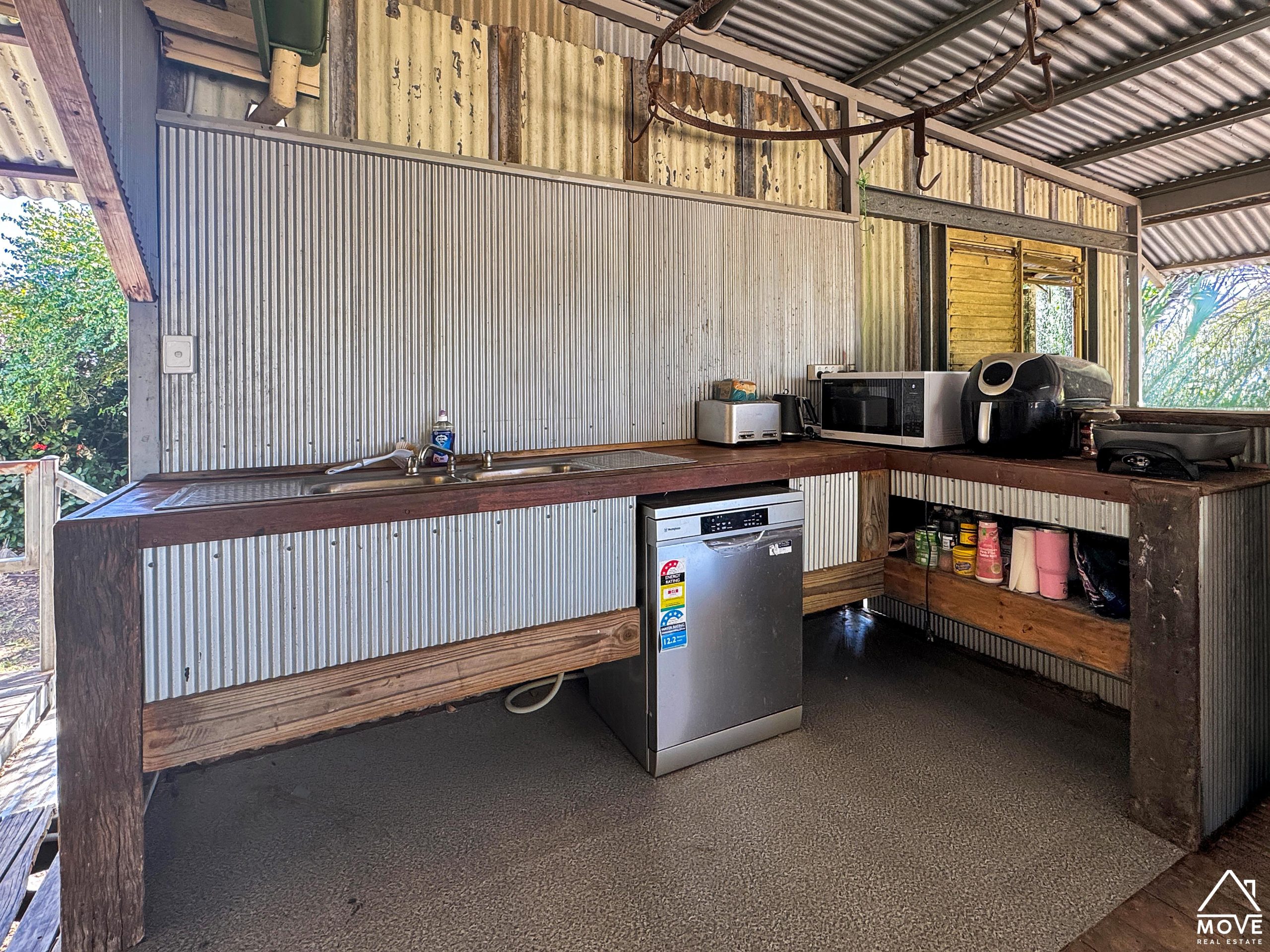 15 Natal Downs Road, MILLCHESTER, QLD 4820 AUS