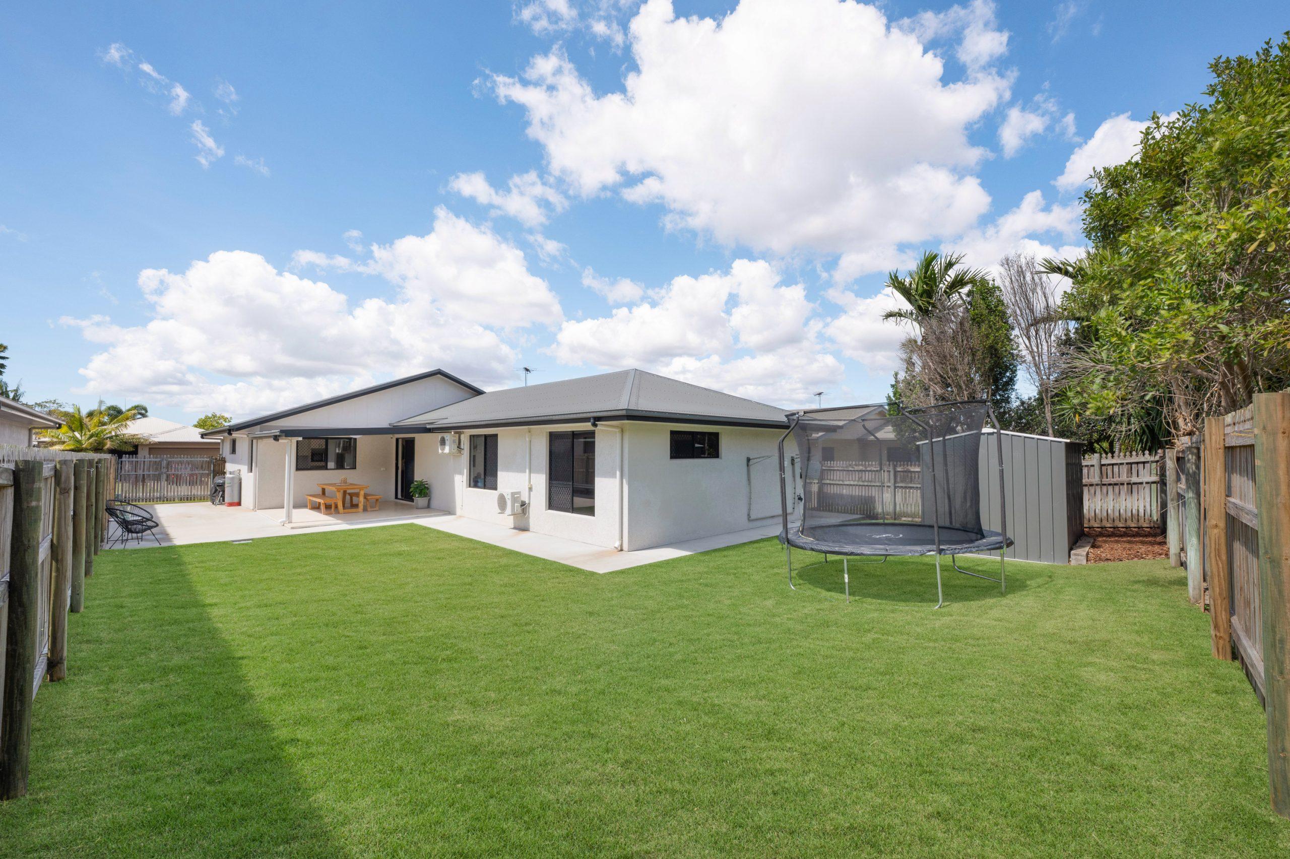 11 Keeper Court, MOUNT LOUISA, QLD 4814 AUS
