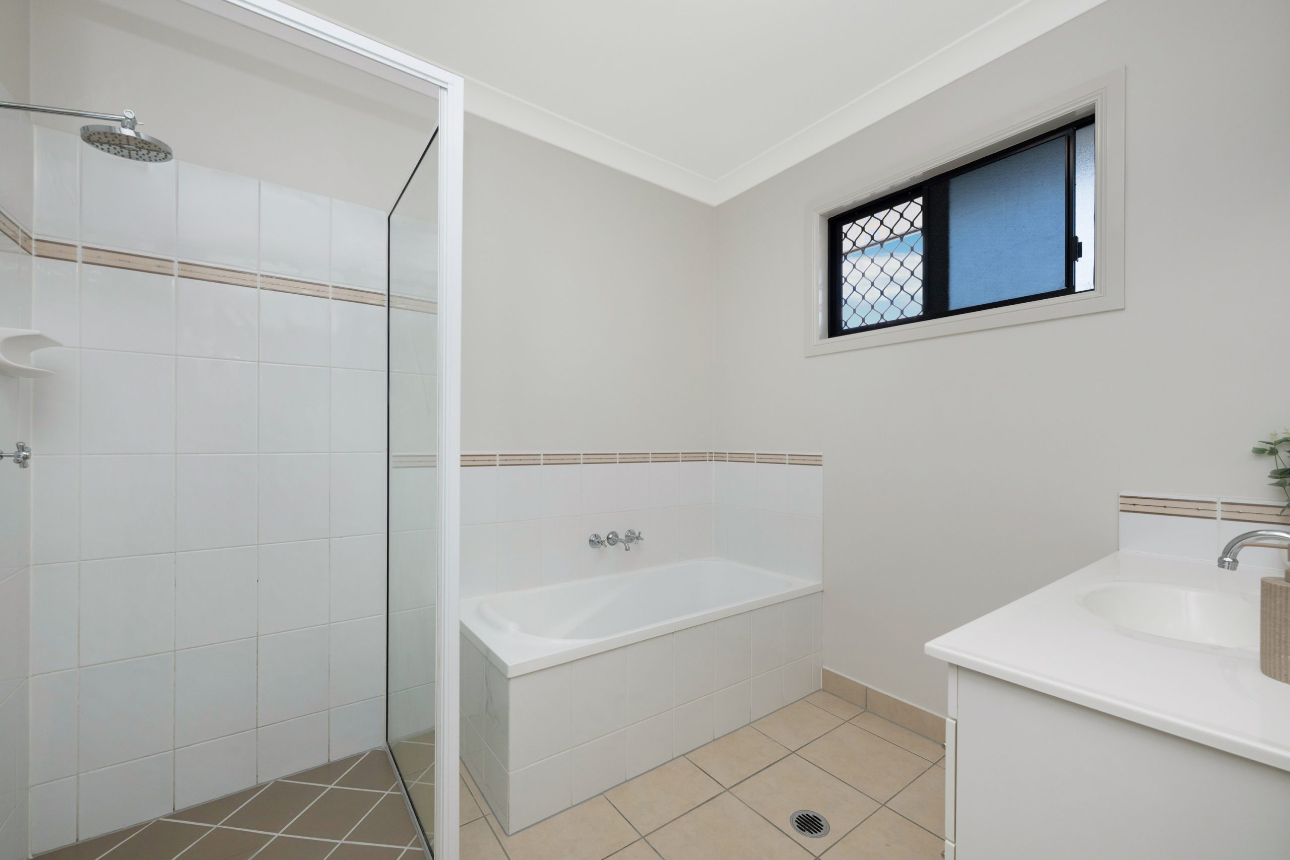 11 Keeper Court, MOUNT LOUISA, QLD 4814 AUS