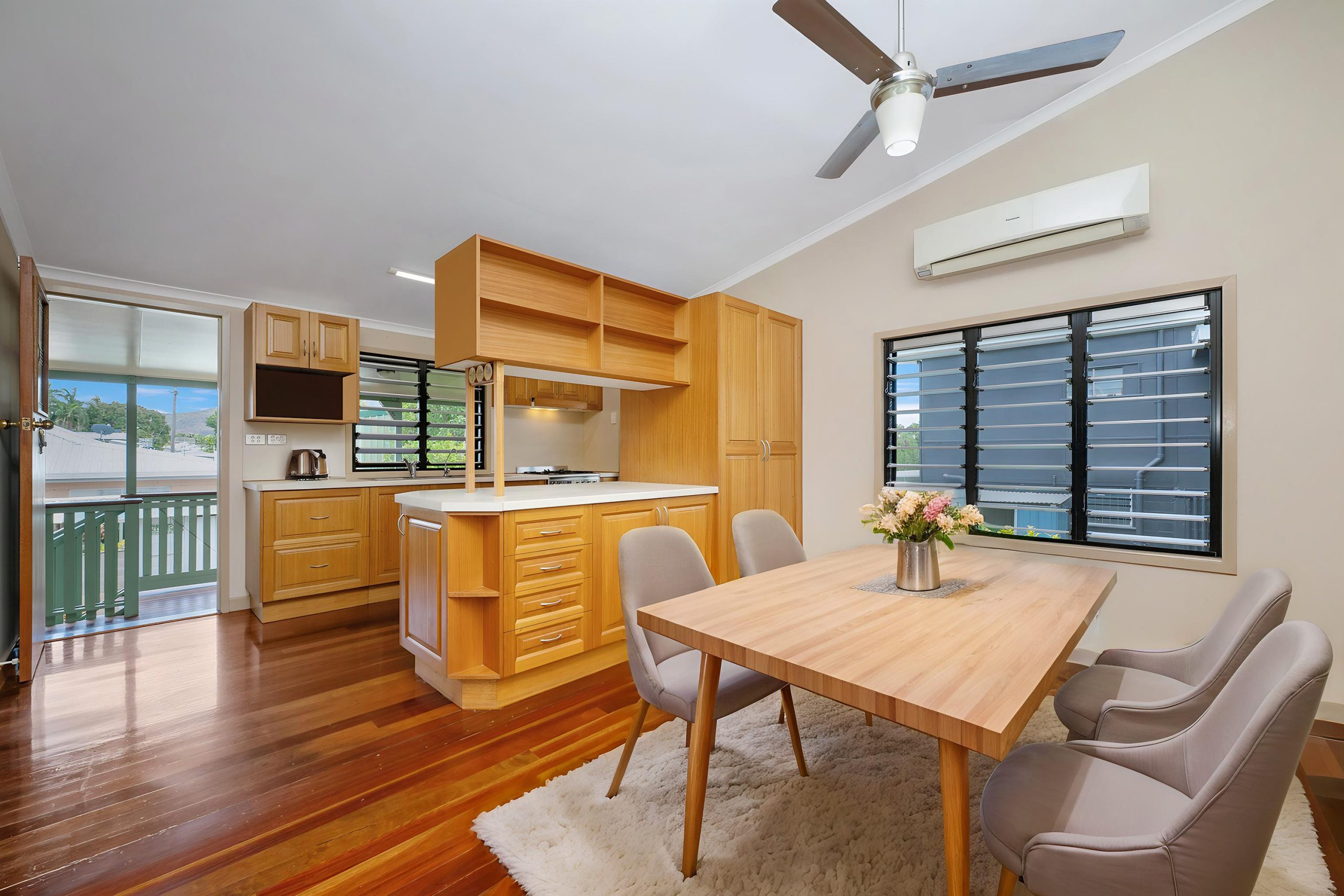 45 Bayswater Terrace, HYDE PARK, QLD 4812 AUS