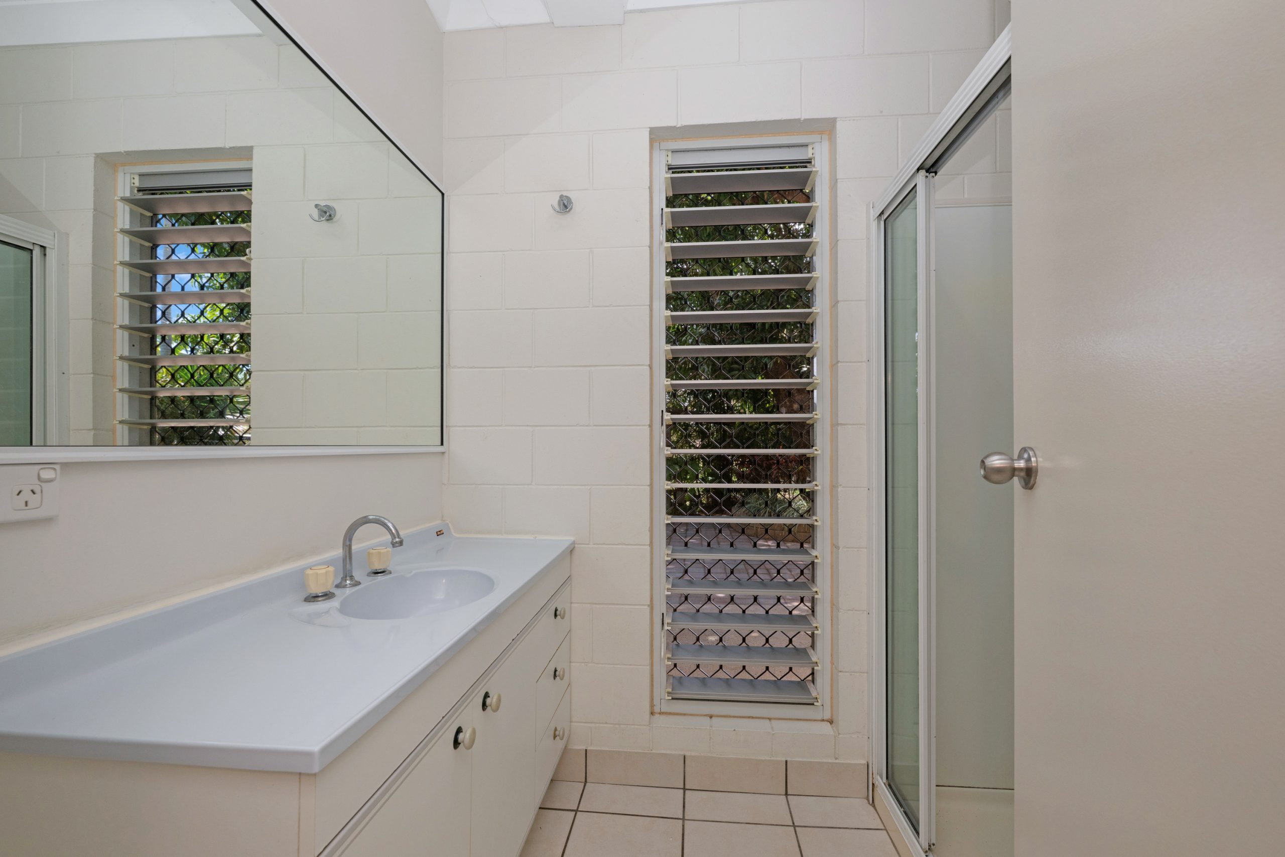 45 Bayswater Terrace, HYDE PARK, QLD 4812 AUS