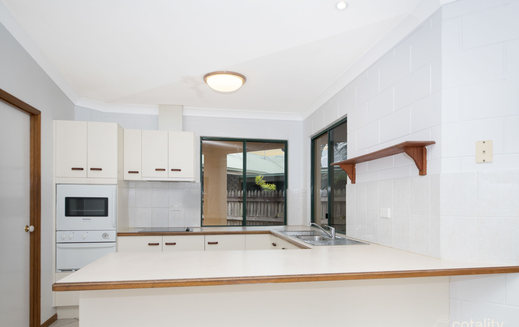 13 Goldfinch Court, CONDON, QLD 4815 AUS