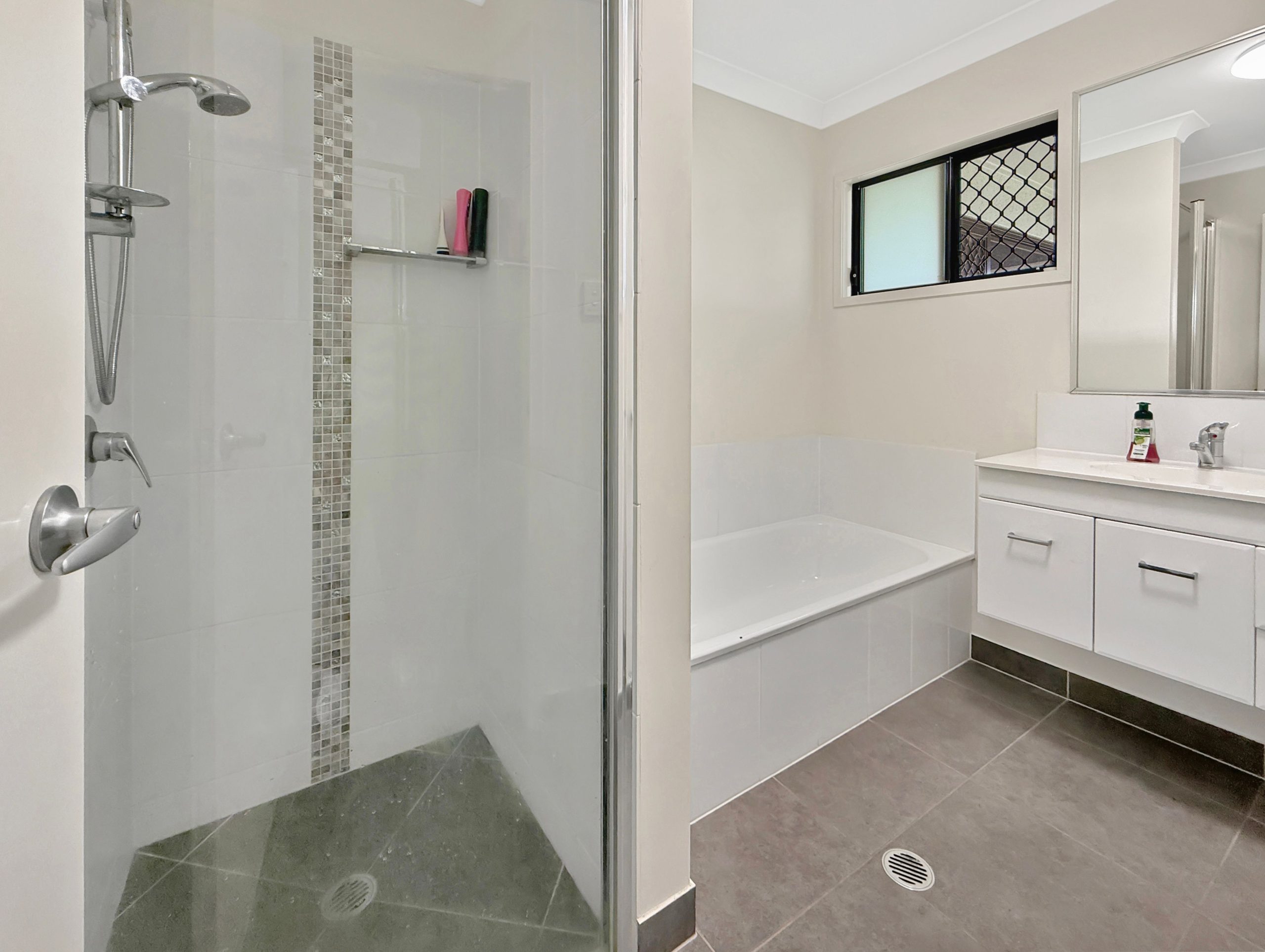 16 Milverton Circuit, OONOONBA, QLD 4811 AUS