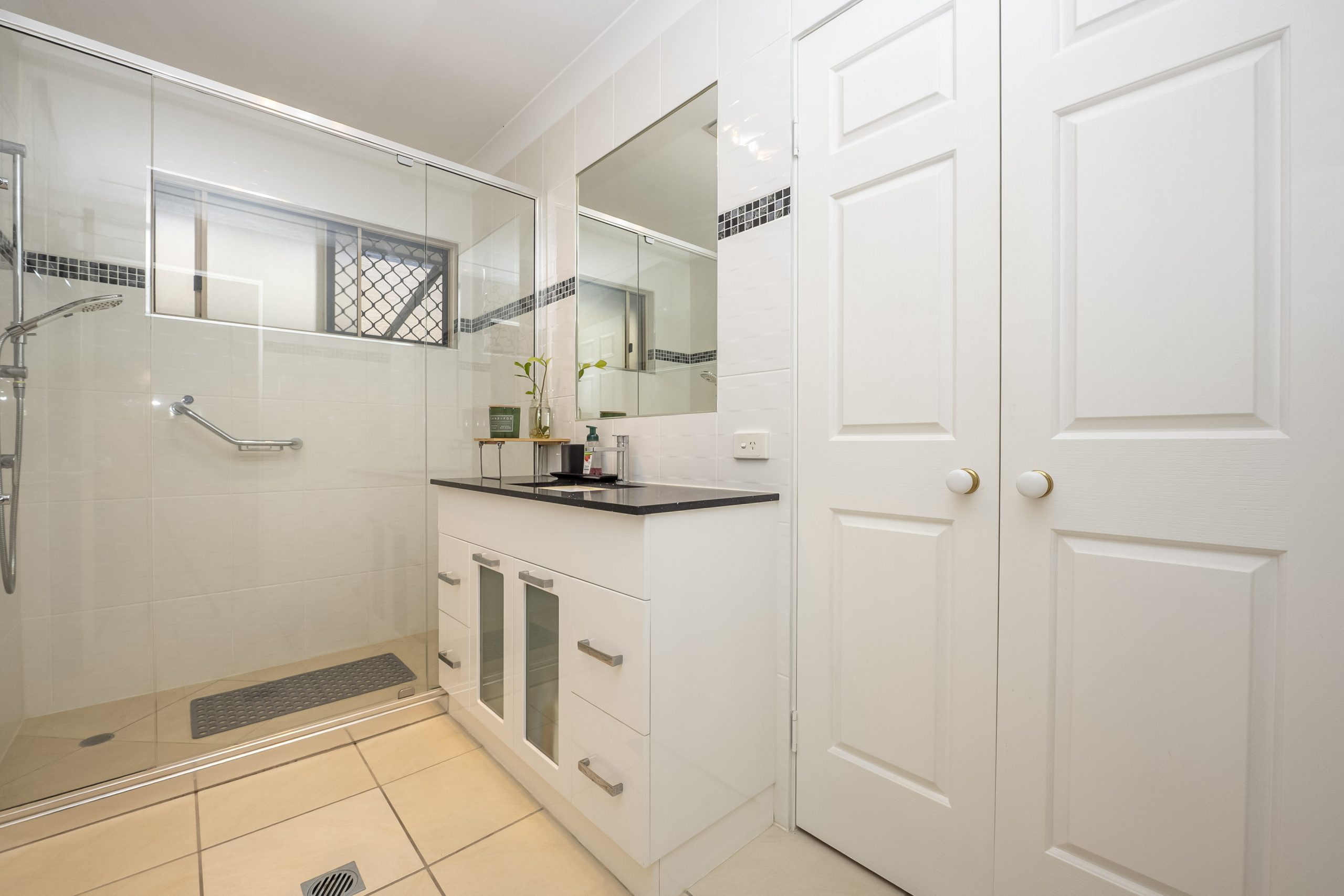 8 Crossman Place, KIRWAN, QLD 4817 AUS