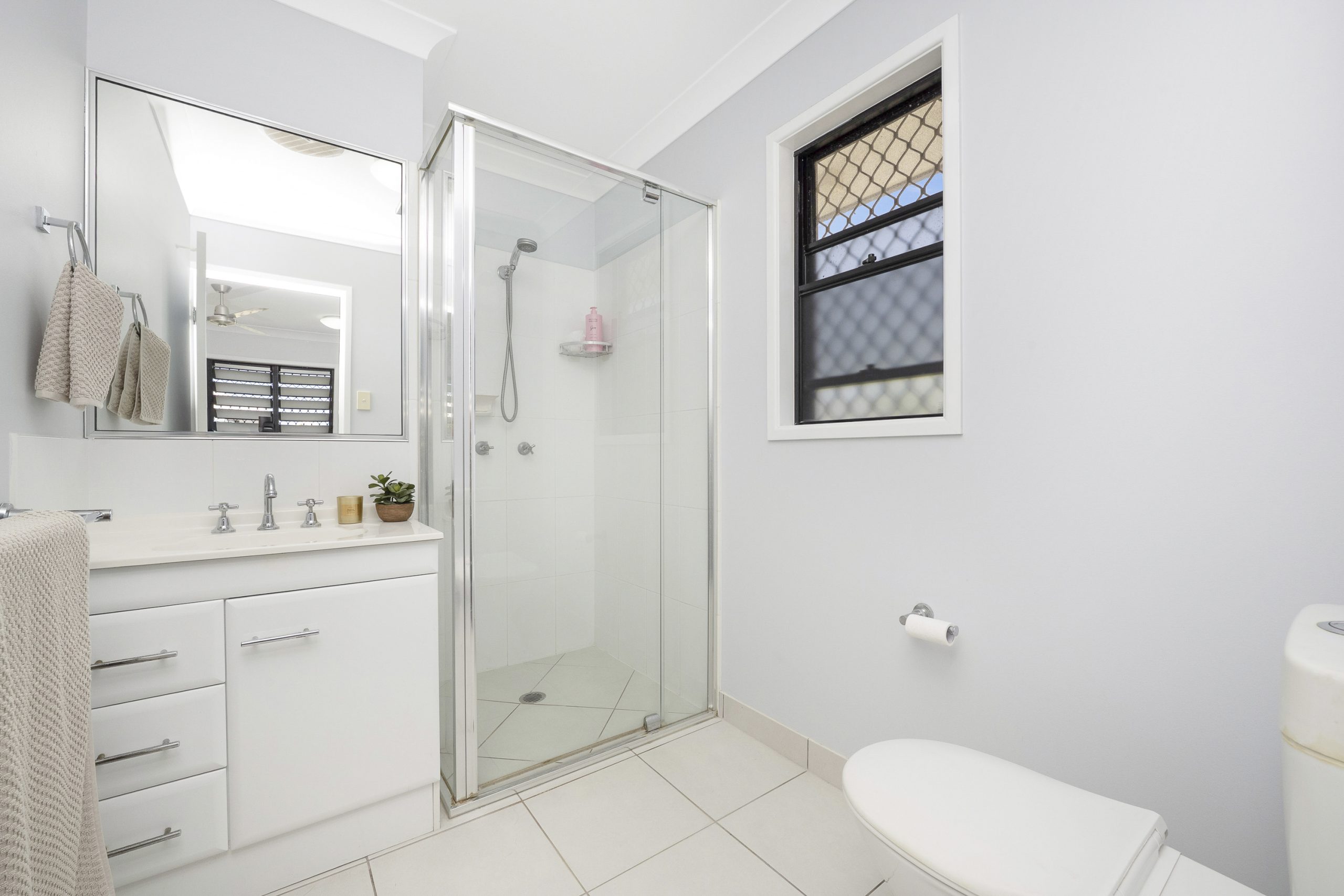 3 Holbourne Street, BUSHLAND BEACH, QLD 4818 AUS