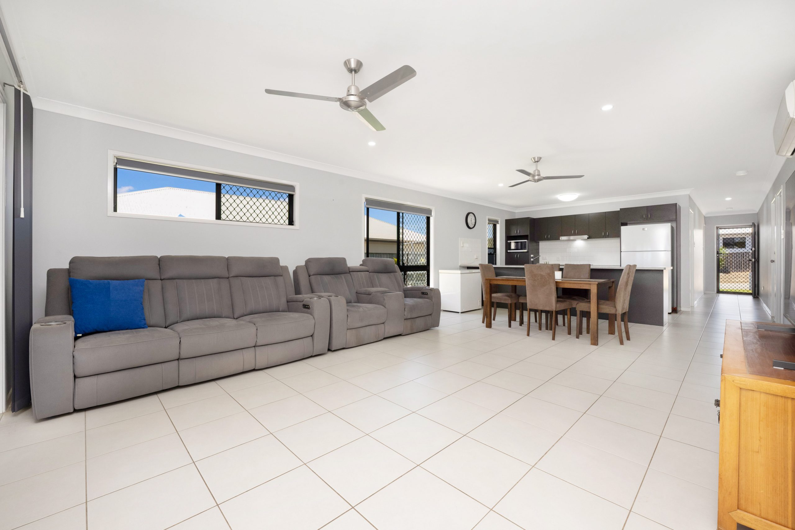 3 Holbourne Street, BUSHLAND BEACH, QLD 4818 AUS