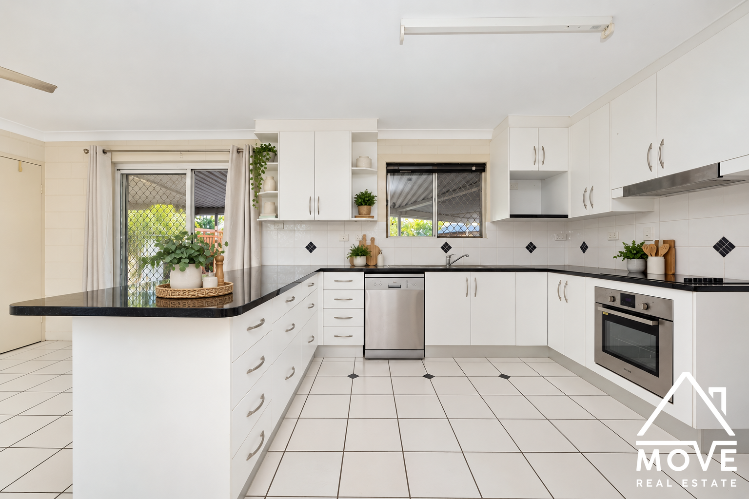 8 Franco Court, RASMUSSEN, QLD 4815 AUS