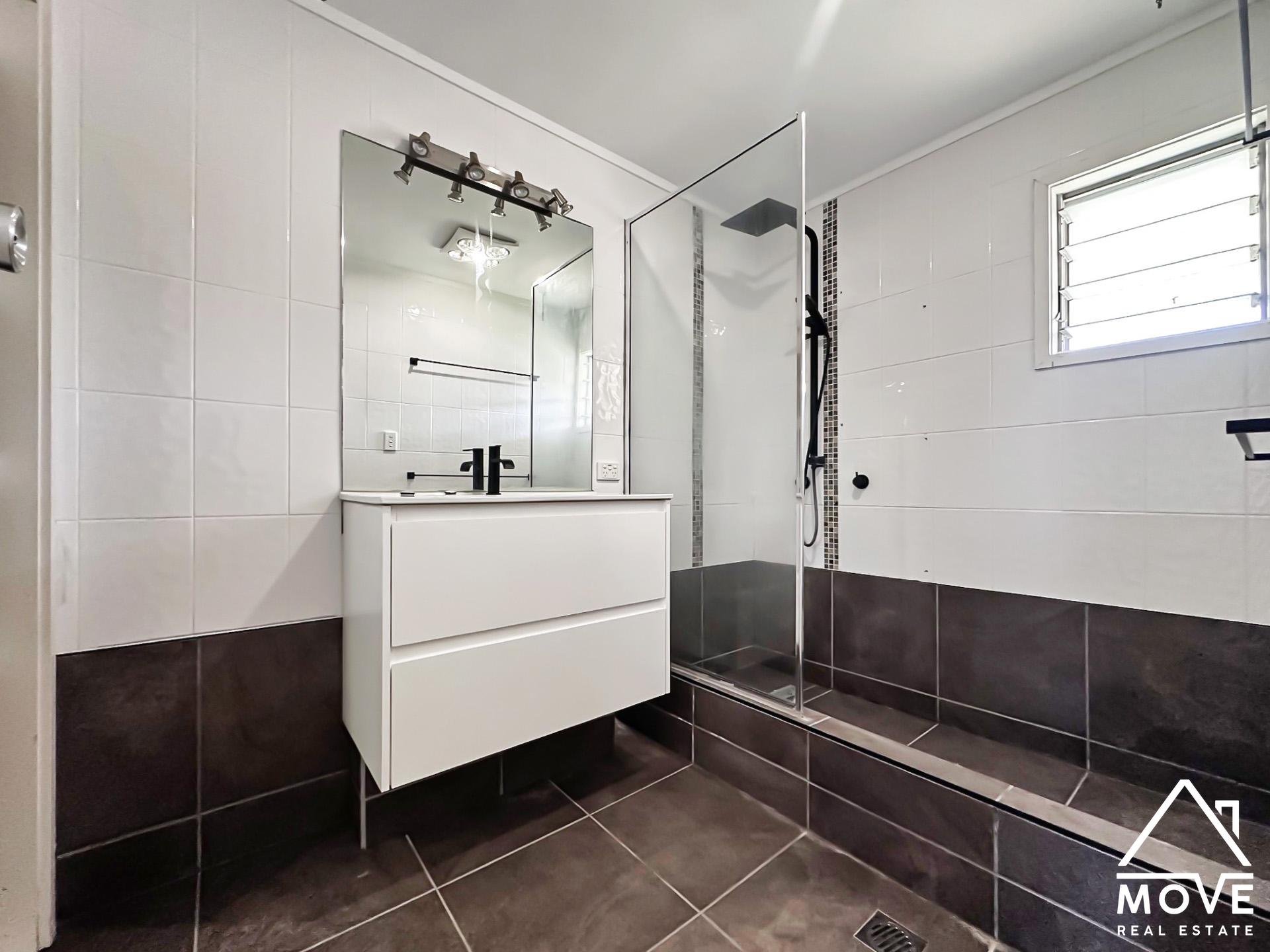 30 Hicks Street, KIRWAN, QLD 4817 AUS