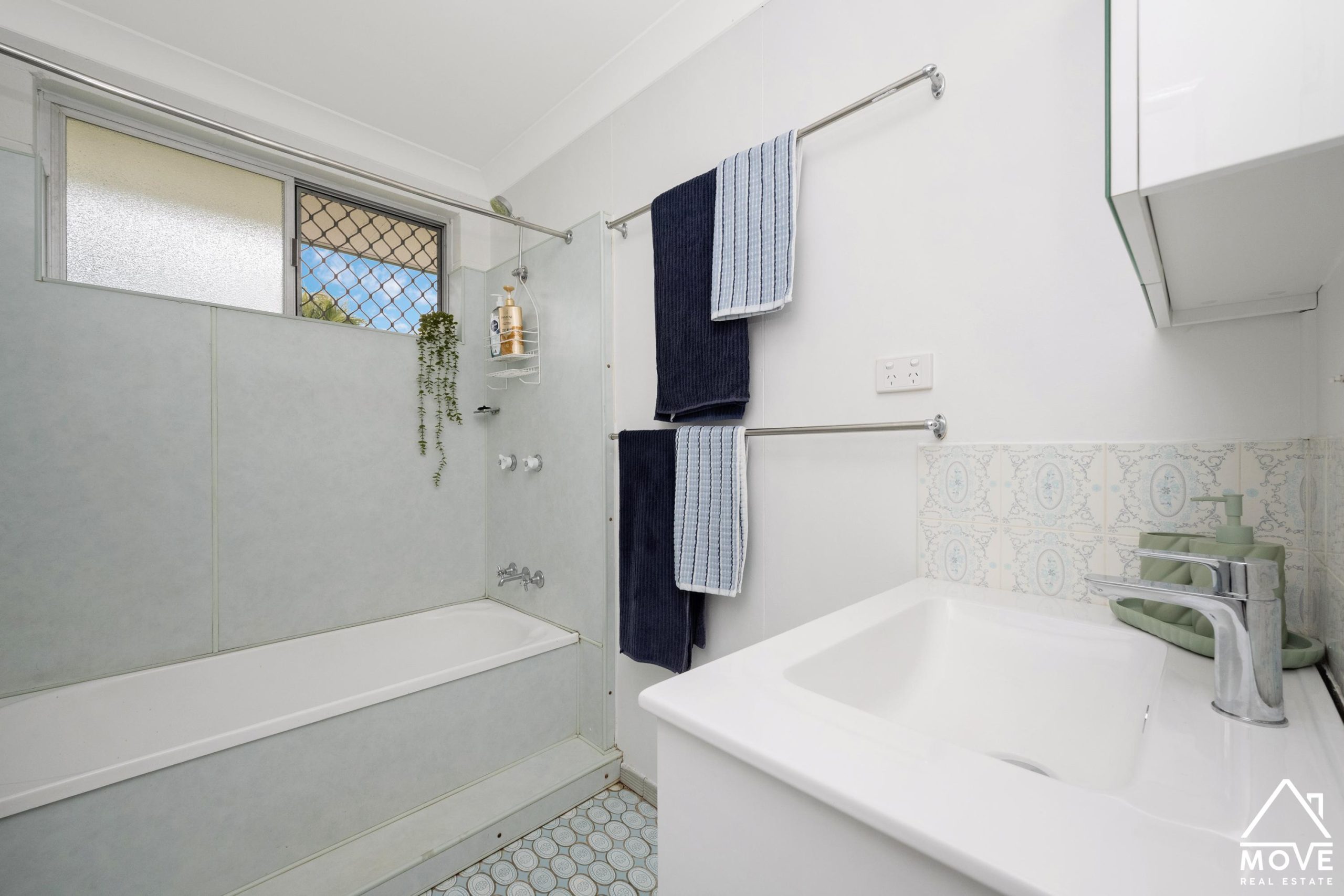 11 Victor Street, CRANBROOK, QLD 4814 AUS
